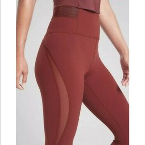Athleta Aura Heel Tight in Powervita, size medium, maple red EUC